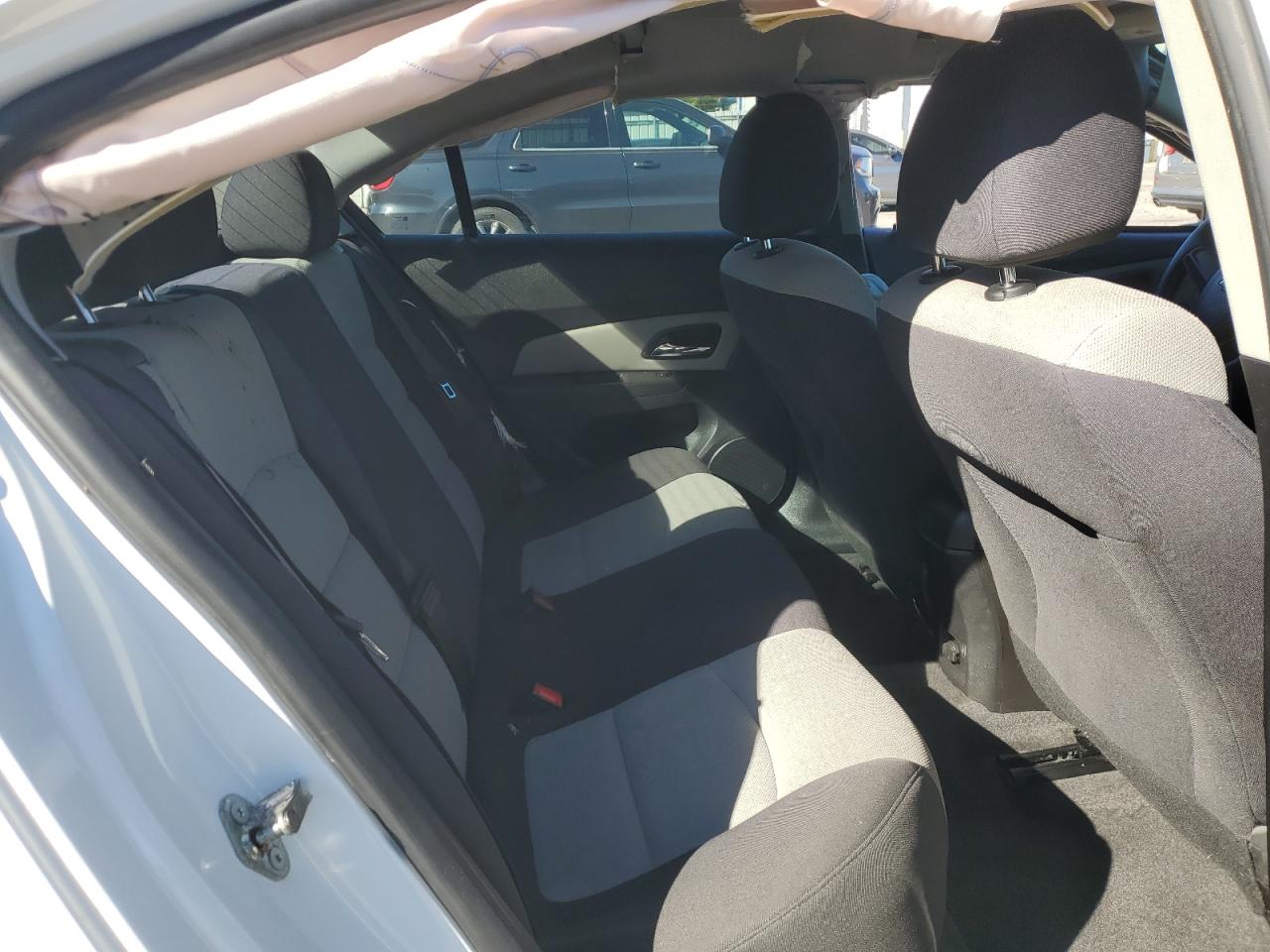 Chevrolet Cruze Ls Image 7