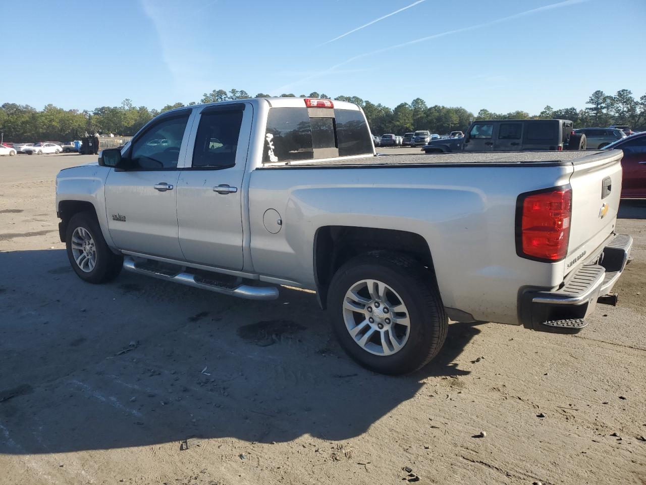 Chevrolet Silverado C1500 Lt Image 2