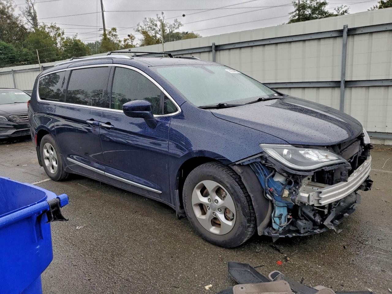 Chrysler Pacifica Touring L Plus Image 6