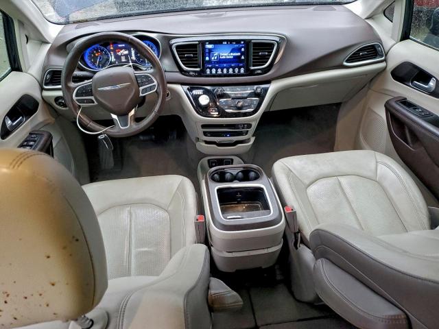 Chrysler Pacifica Touring L Plus Image 4