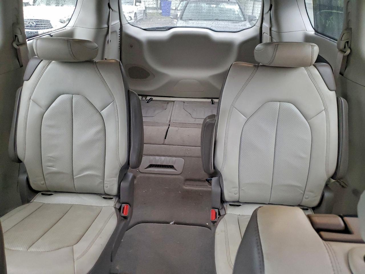 Chrysler Pacifica Touring L Plus Image 13