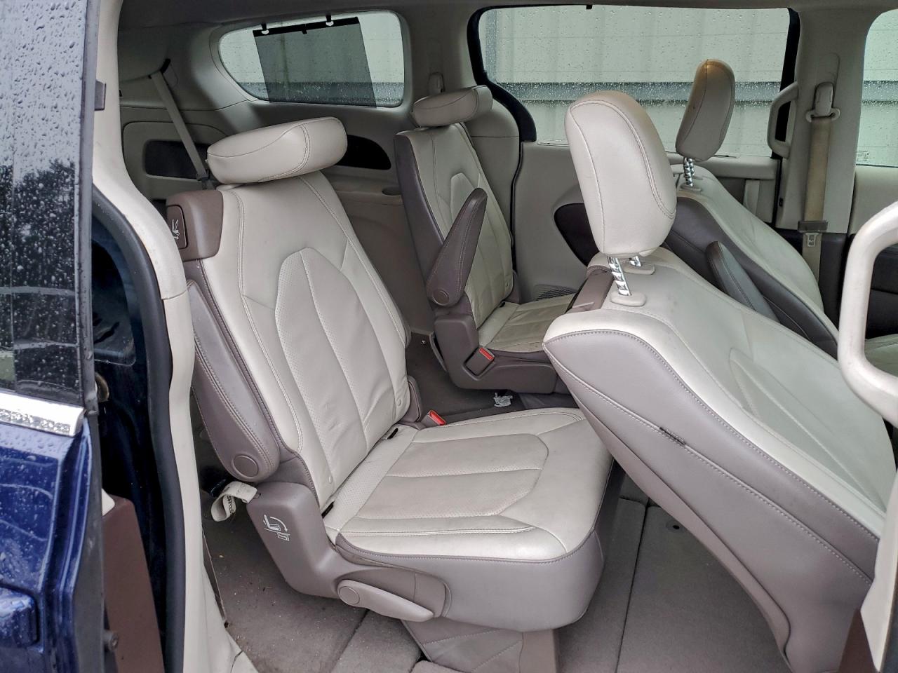 Chrysler Pacifica Touring L Plus Image 14