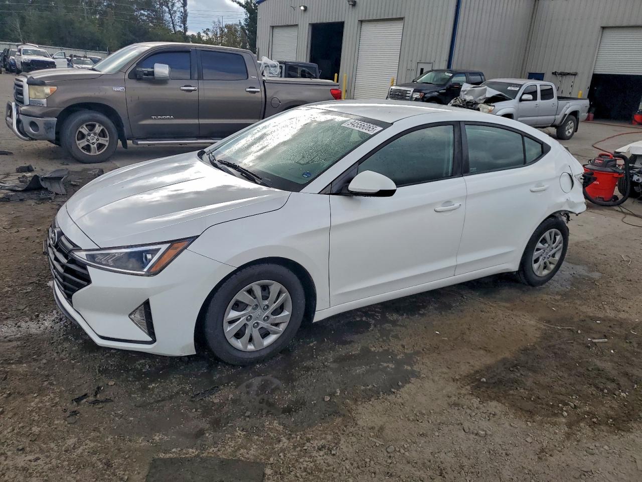 Hyundai ELANTRA Se Image 1