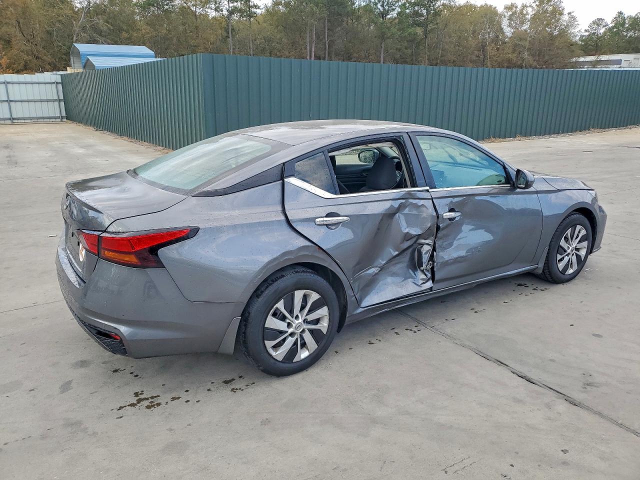 Nissan Altima S Image 12