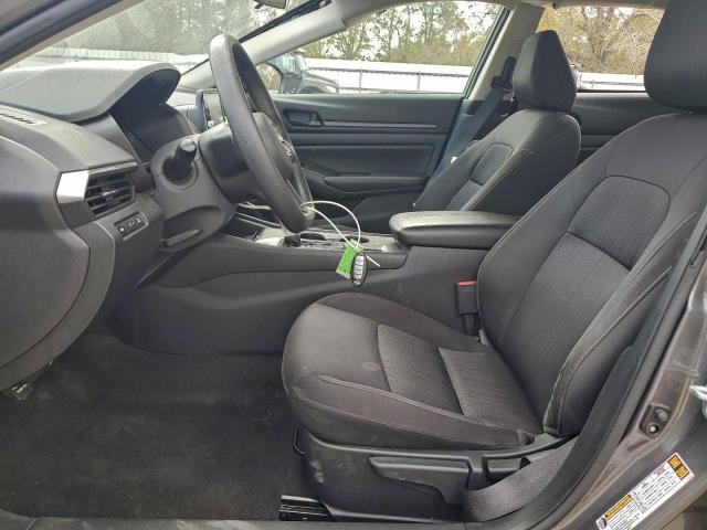 Nissan Altima S Image 11