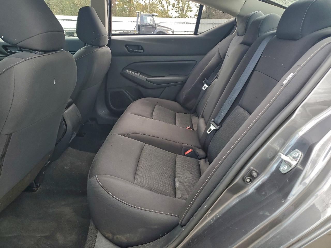 Nissan Altima S Image 5