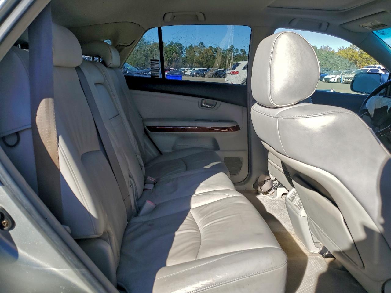 Lexus RX 330 Image 10