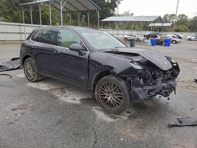 Porsche Cayenne Image 2