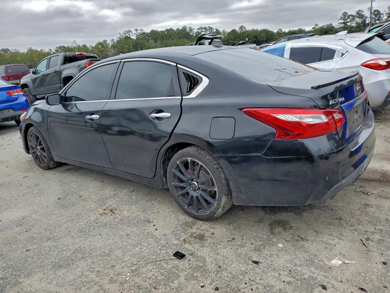 Nissan Altima 2.5 Image 3