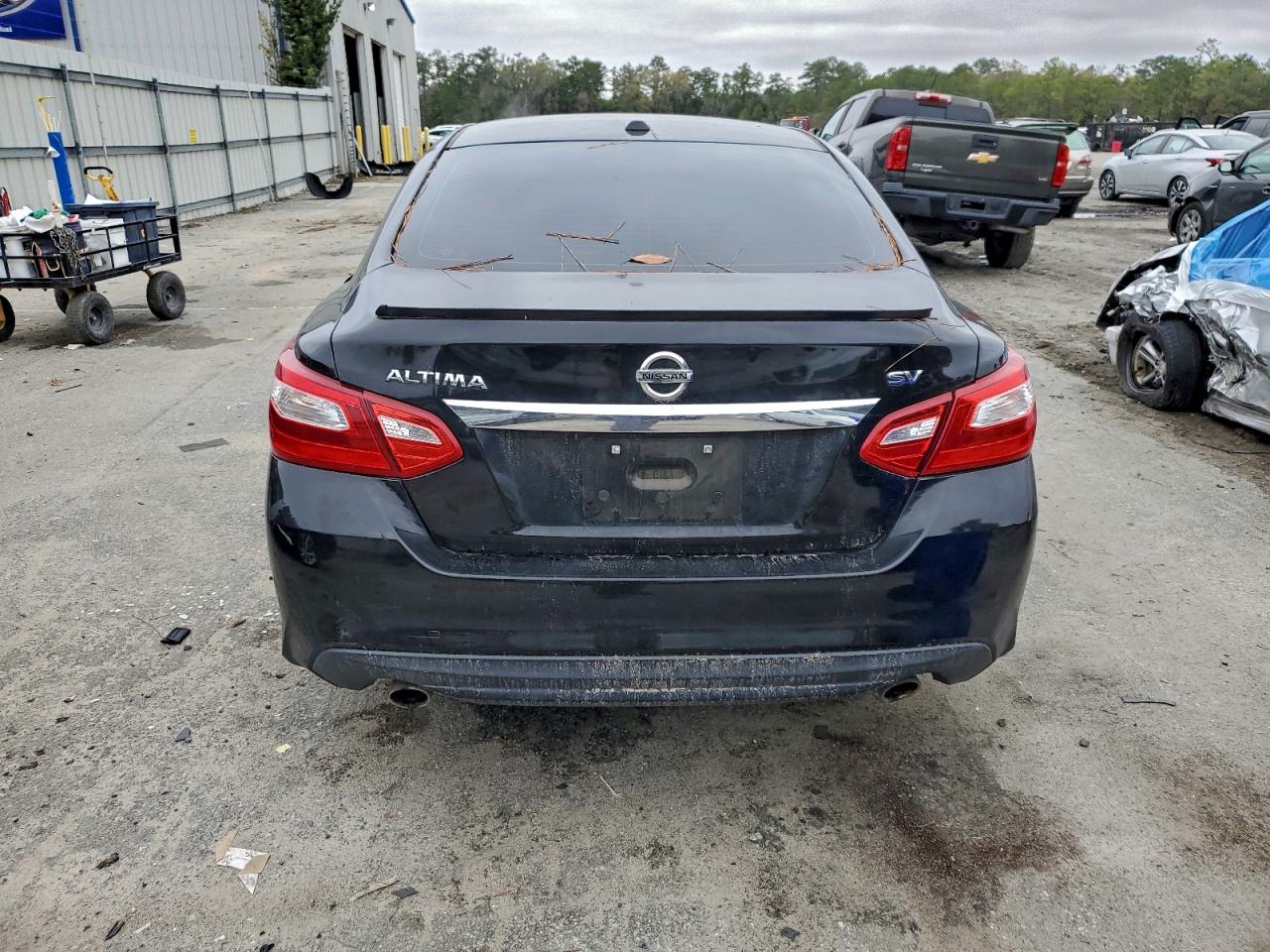 Nissan Altima 2.5 Image 11