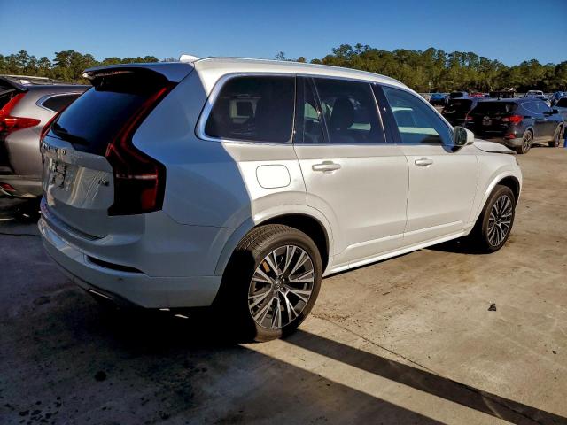 Volvo XC90 T5 Momentum Image 2