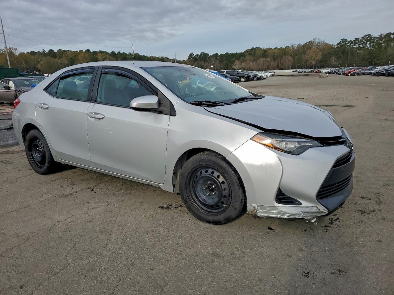 Toyota Corolla L Image 10