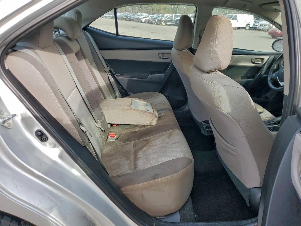 Toyota Corolla L Image 2