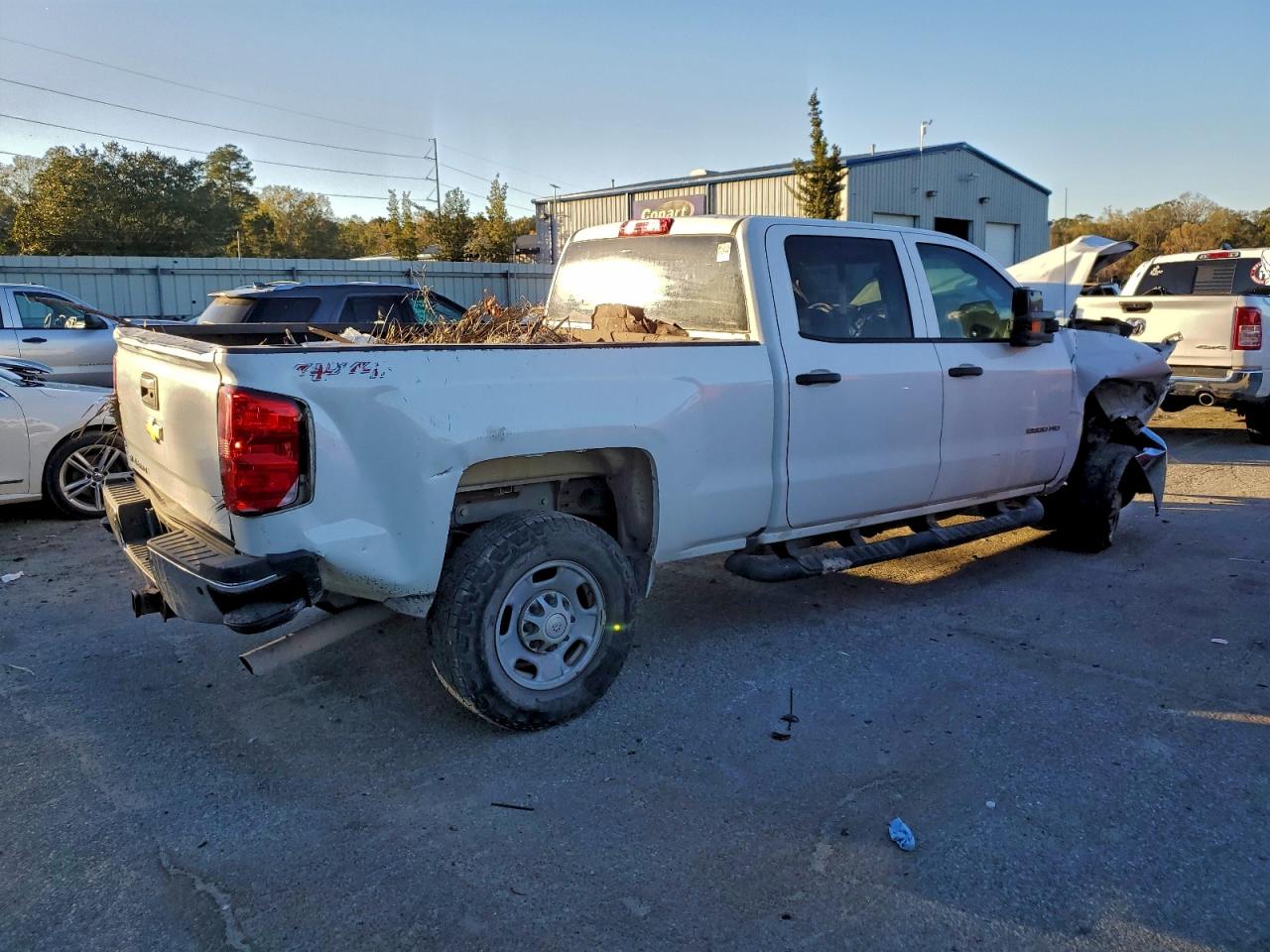 Chevrolet Silverado K2500 Heavy Duty Image 6