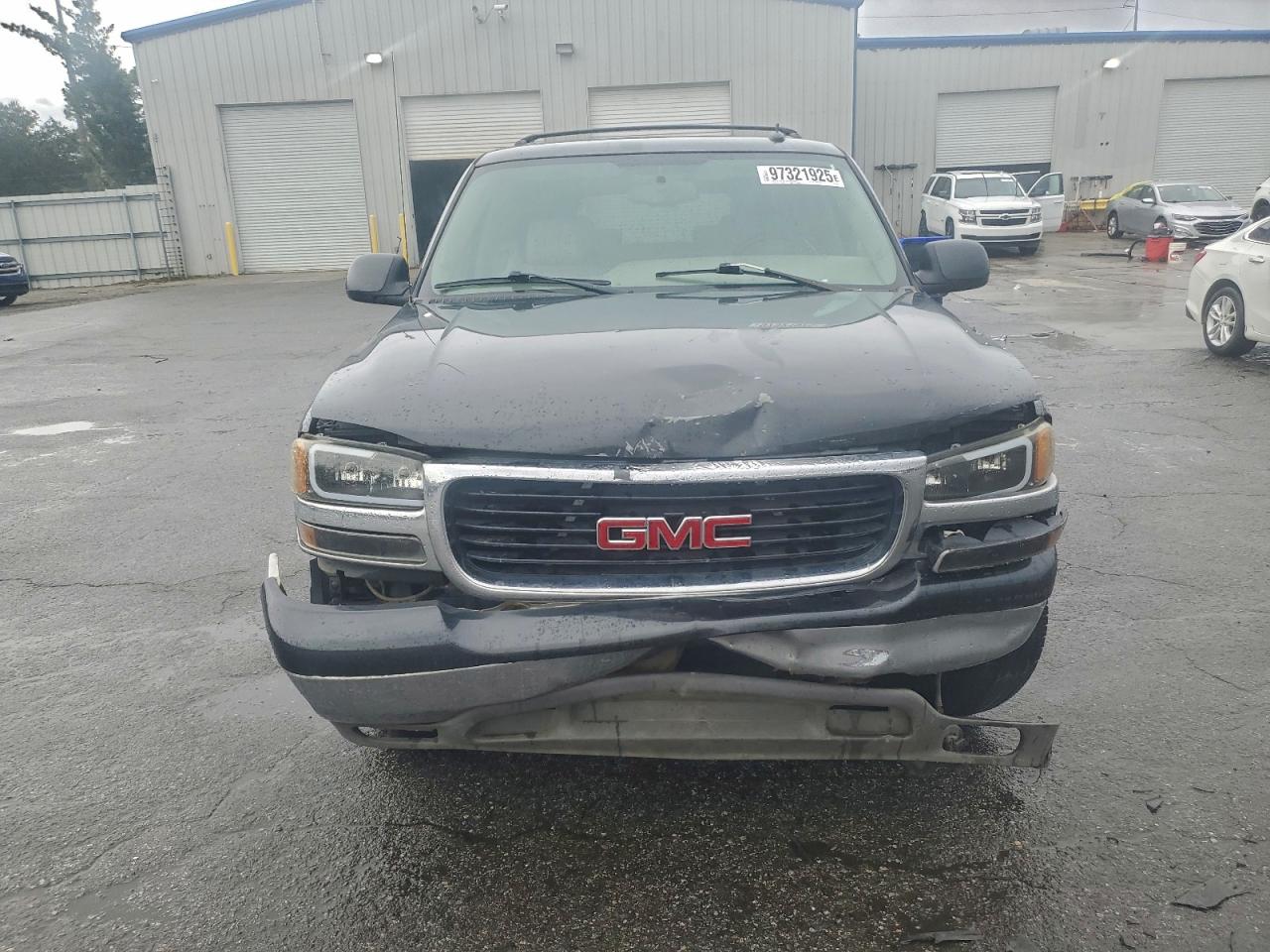 GMC Yukon C1500 Image 5