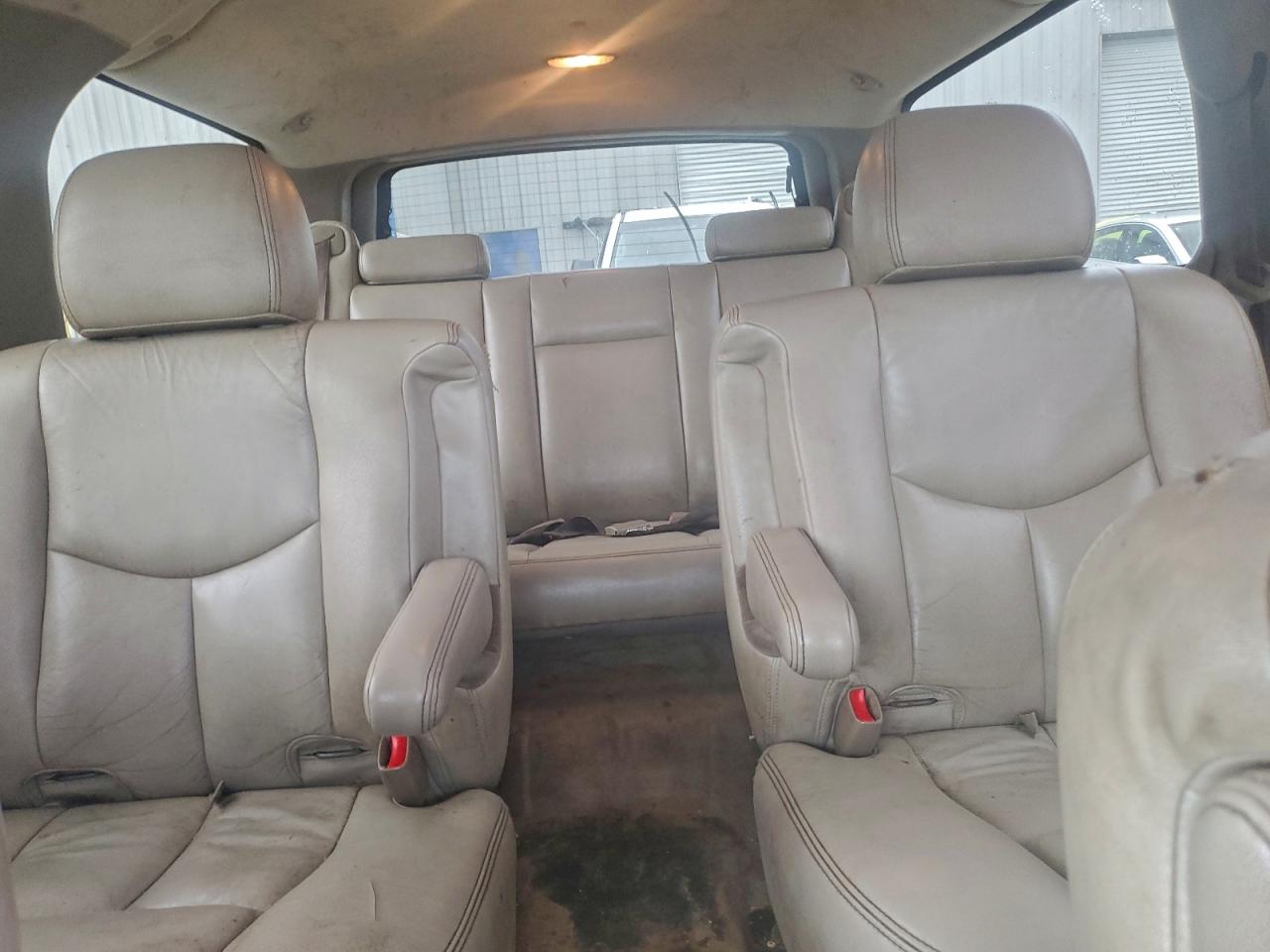 GMC Yukon C1500 Image 10