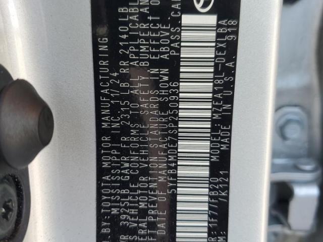 Toyota Corolla Le Image 9