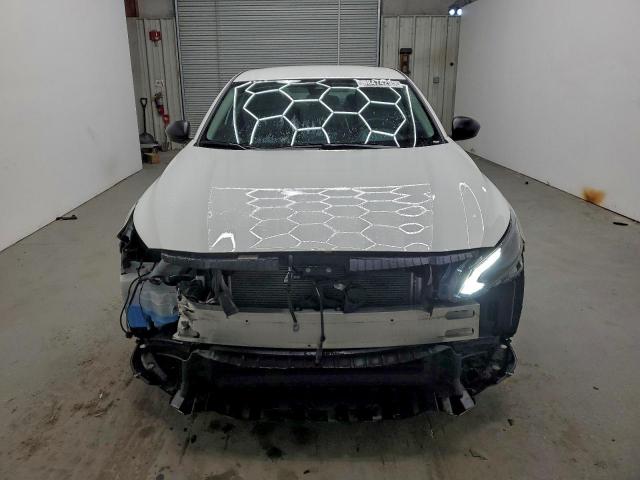 Nissan Altima Sv Image 10