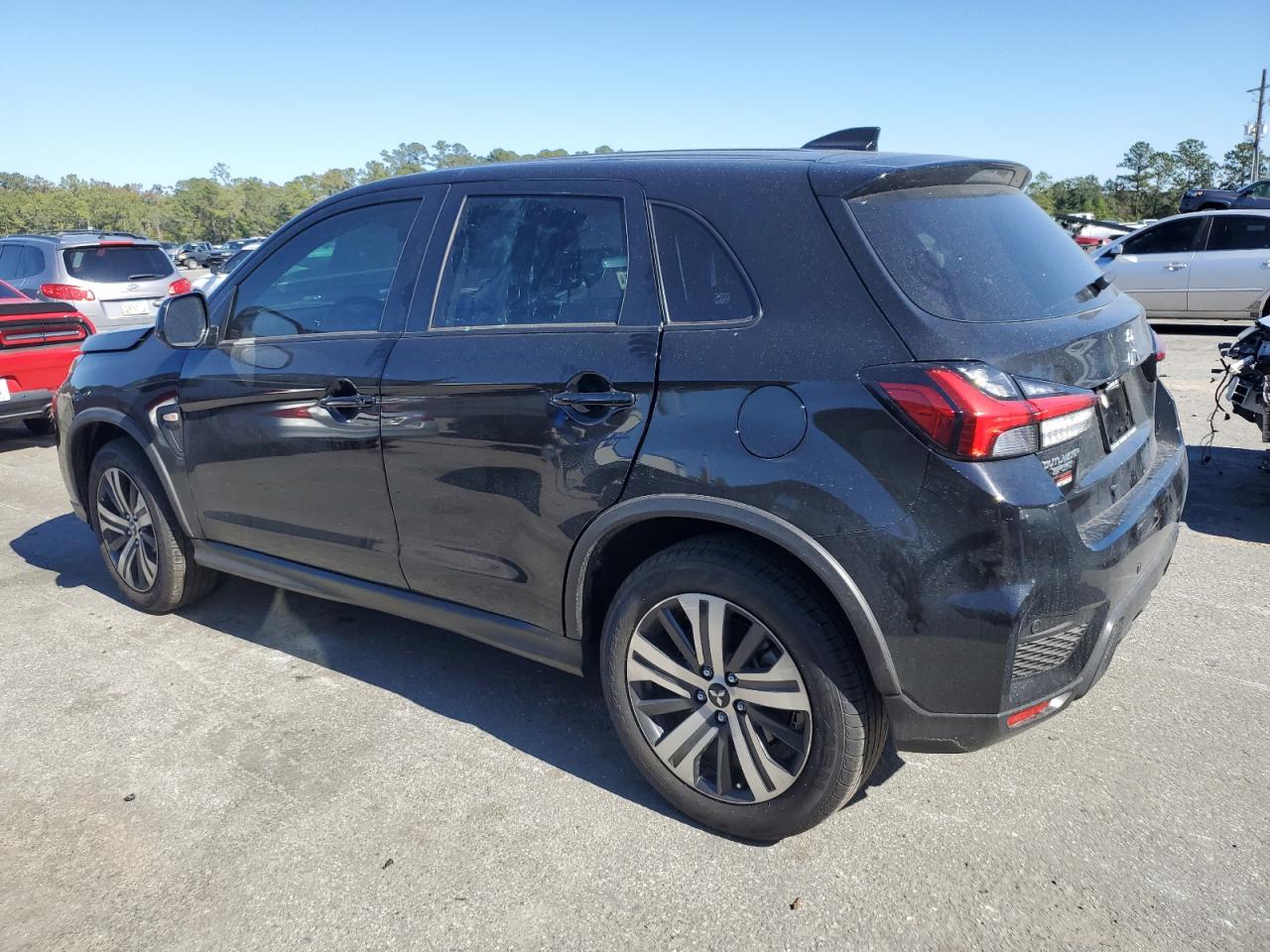 Mitsubishi Outlander S Image 4