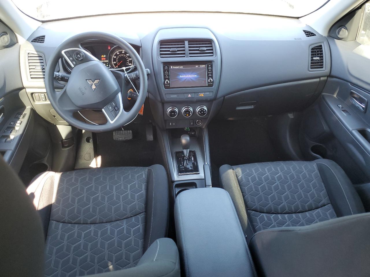 Mitsubishi Outlander S Image 14