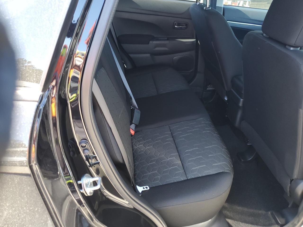 Mitsubishi Outlander S Image 2