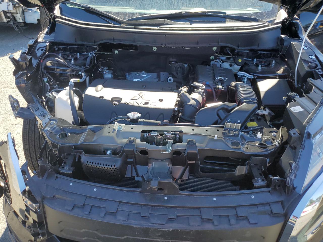 Mitsubishi Outlander S Image 12