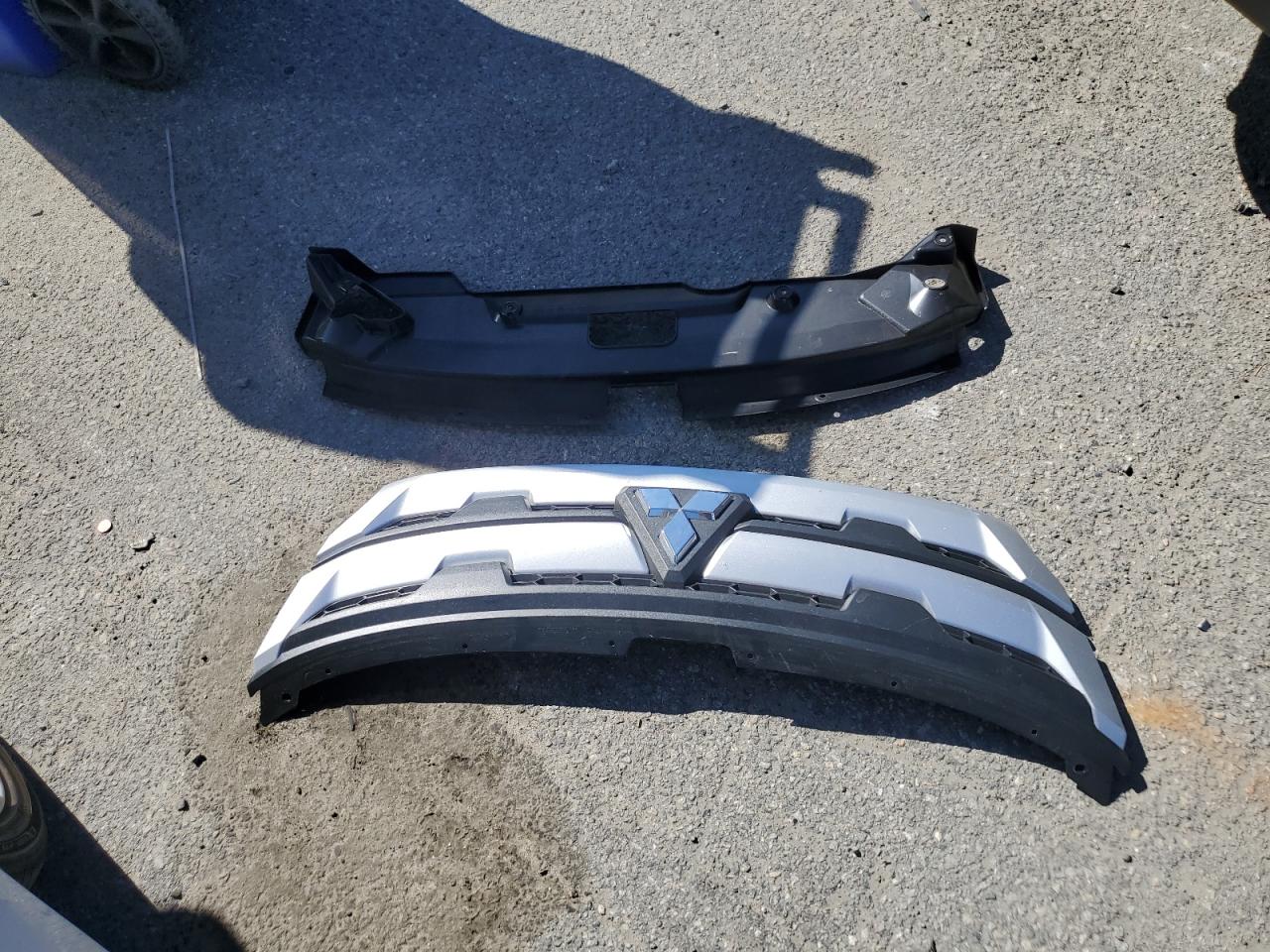 Mitsubishi Outlander S Image 10