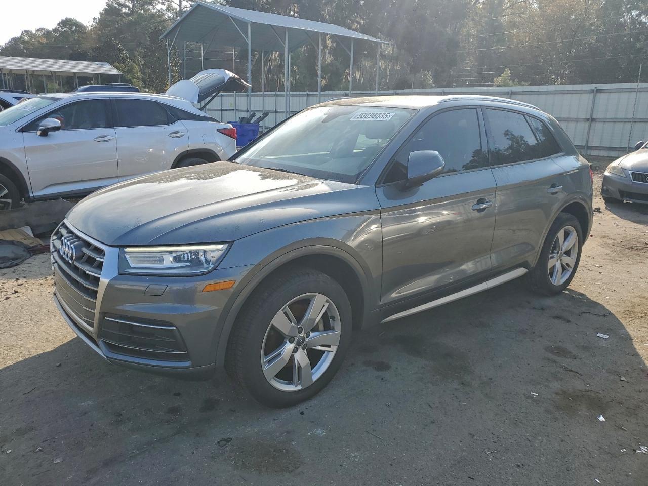 Audi Q5 Premium Image 1