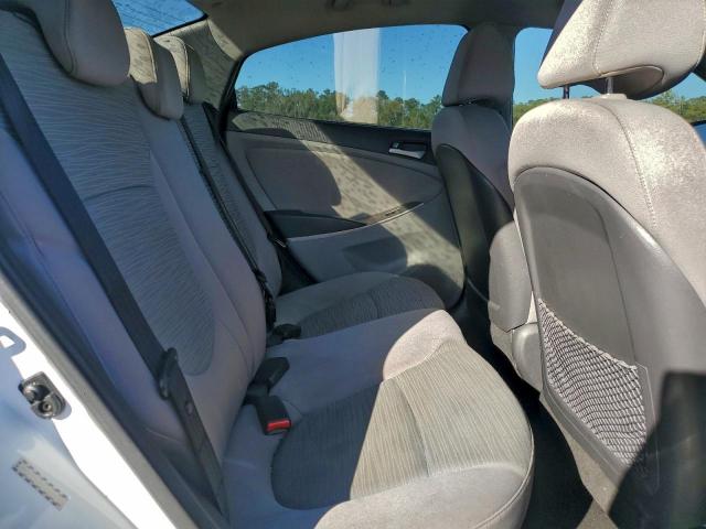 Hyundai ACCENT Se Image 10