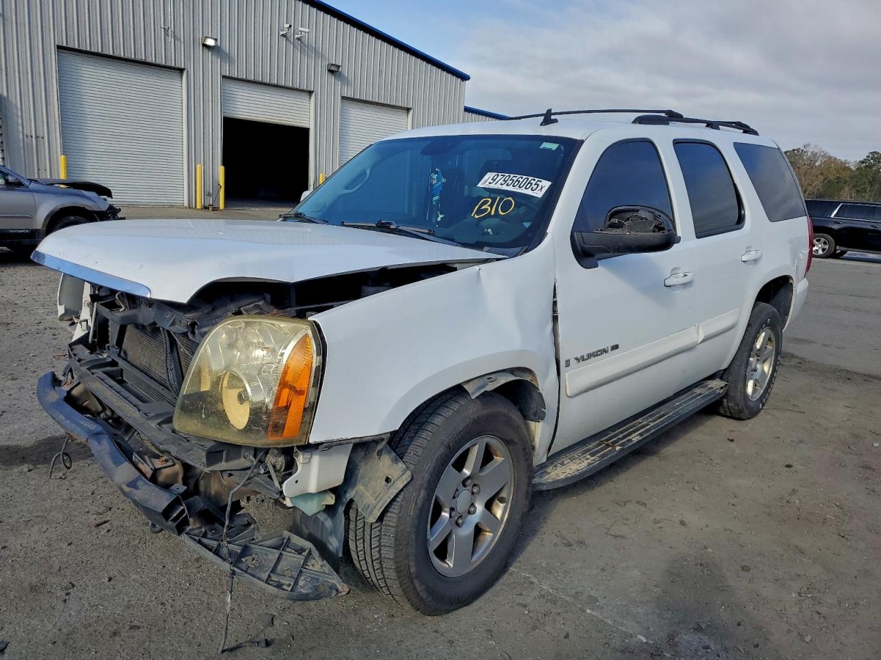 GMC Yukon Sle Image 1