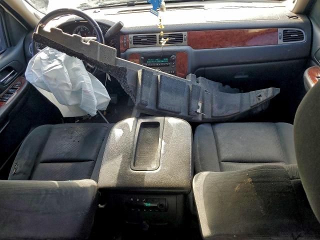 GMC Yukon Sle Image 3