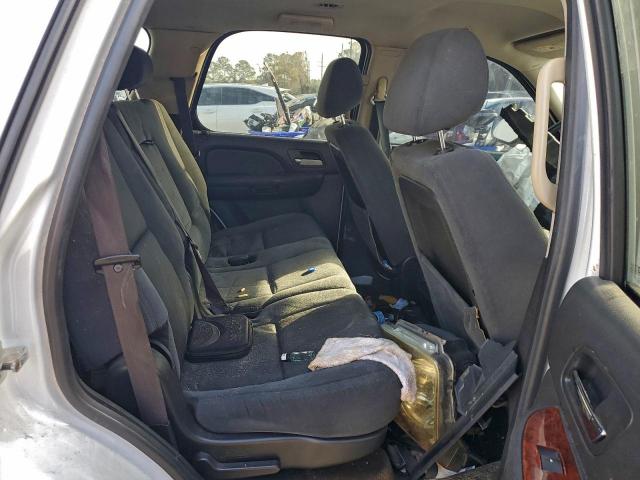 GMC Yukon Sle Image 11