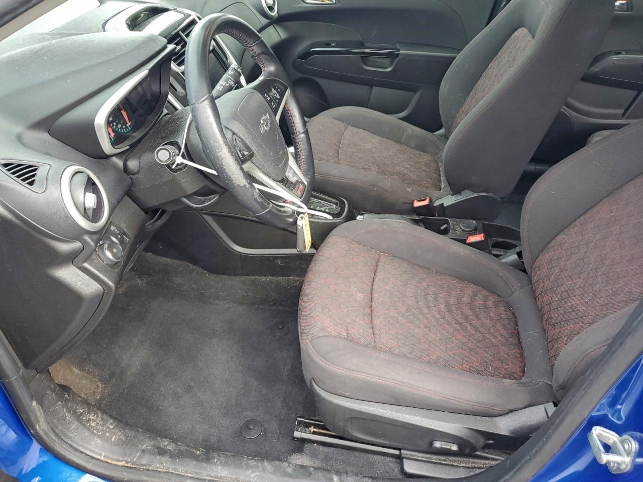 Chevrolet Sonic Lt Image 3