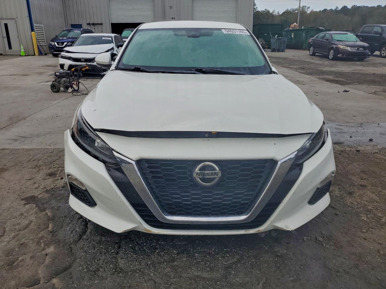 Nissan Altima S Image 5