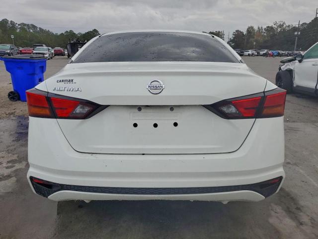 Nissan Altima S Image 3