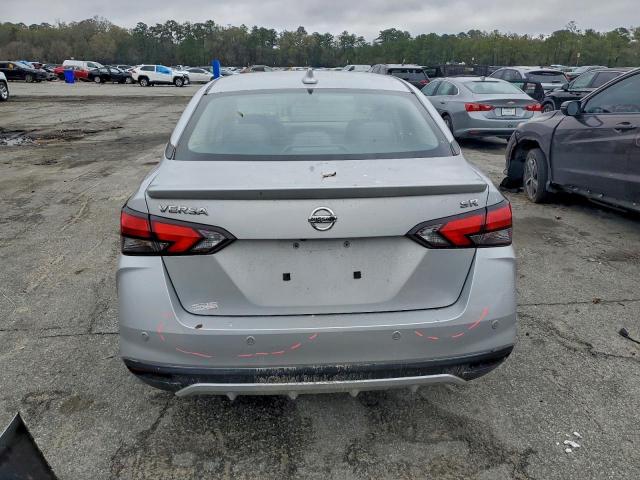 Nissan Versa Sr Image 8