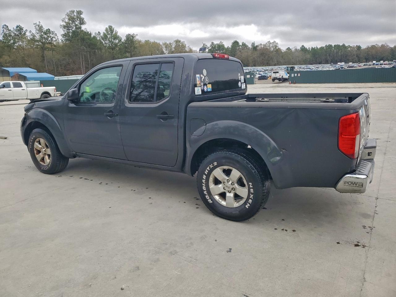 Nissan Frontier S Image 2