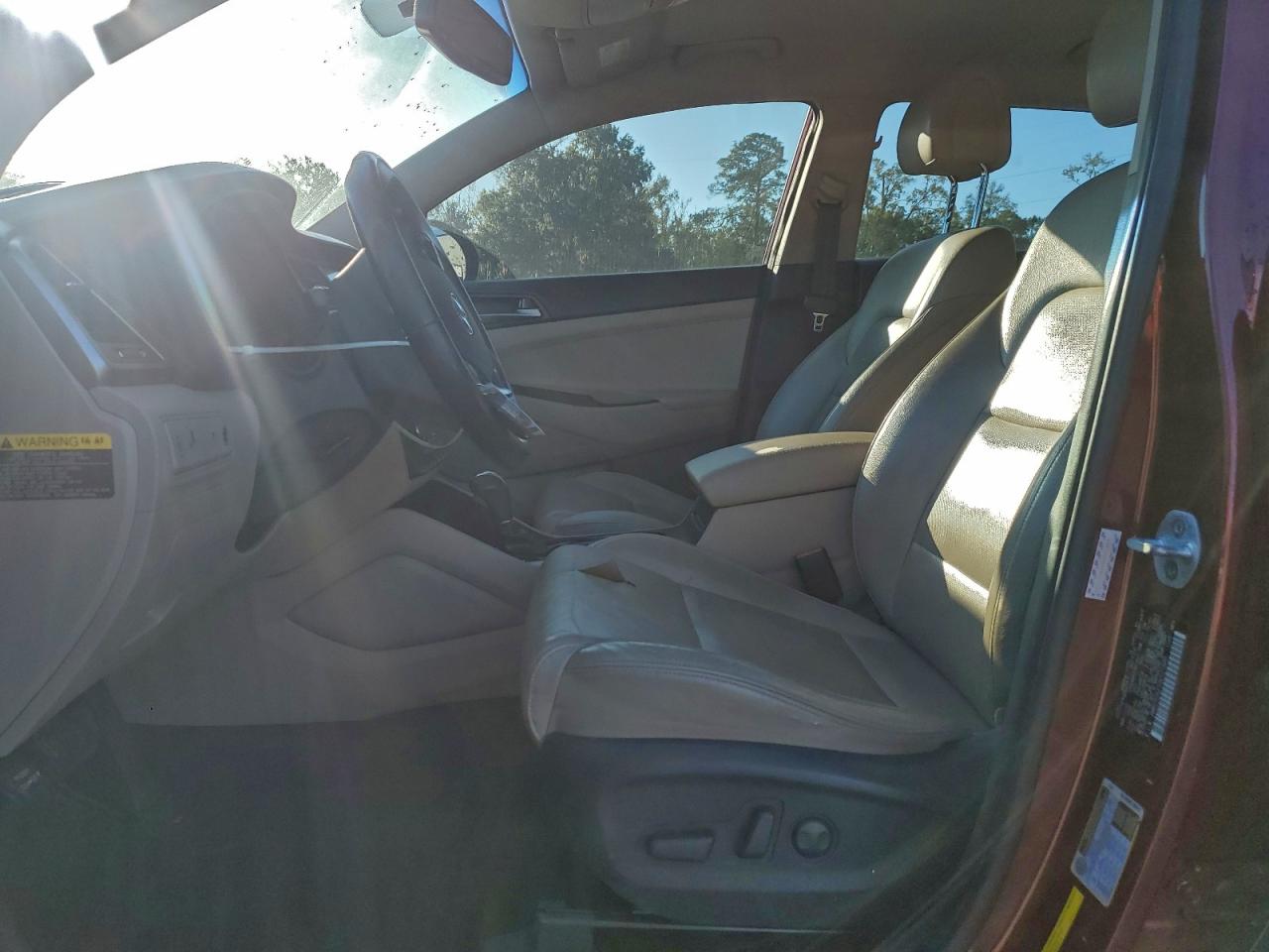 Hyundai TUCSON Limited Image 12