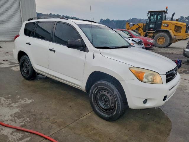 Toyota RAV4 Image 2