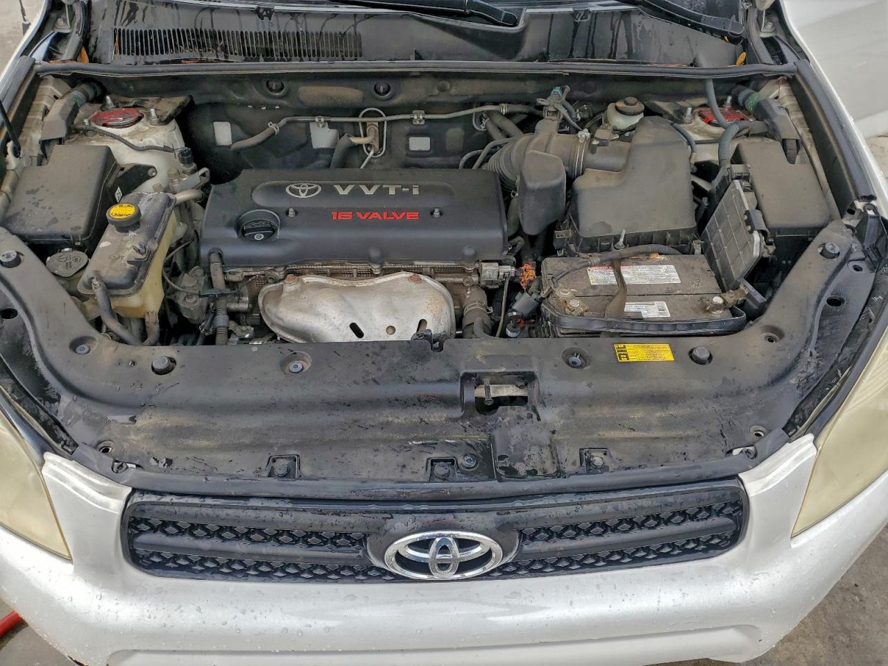 Toyota RAV4 Image 8