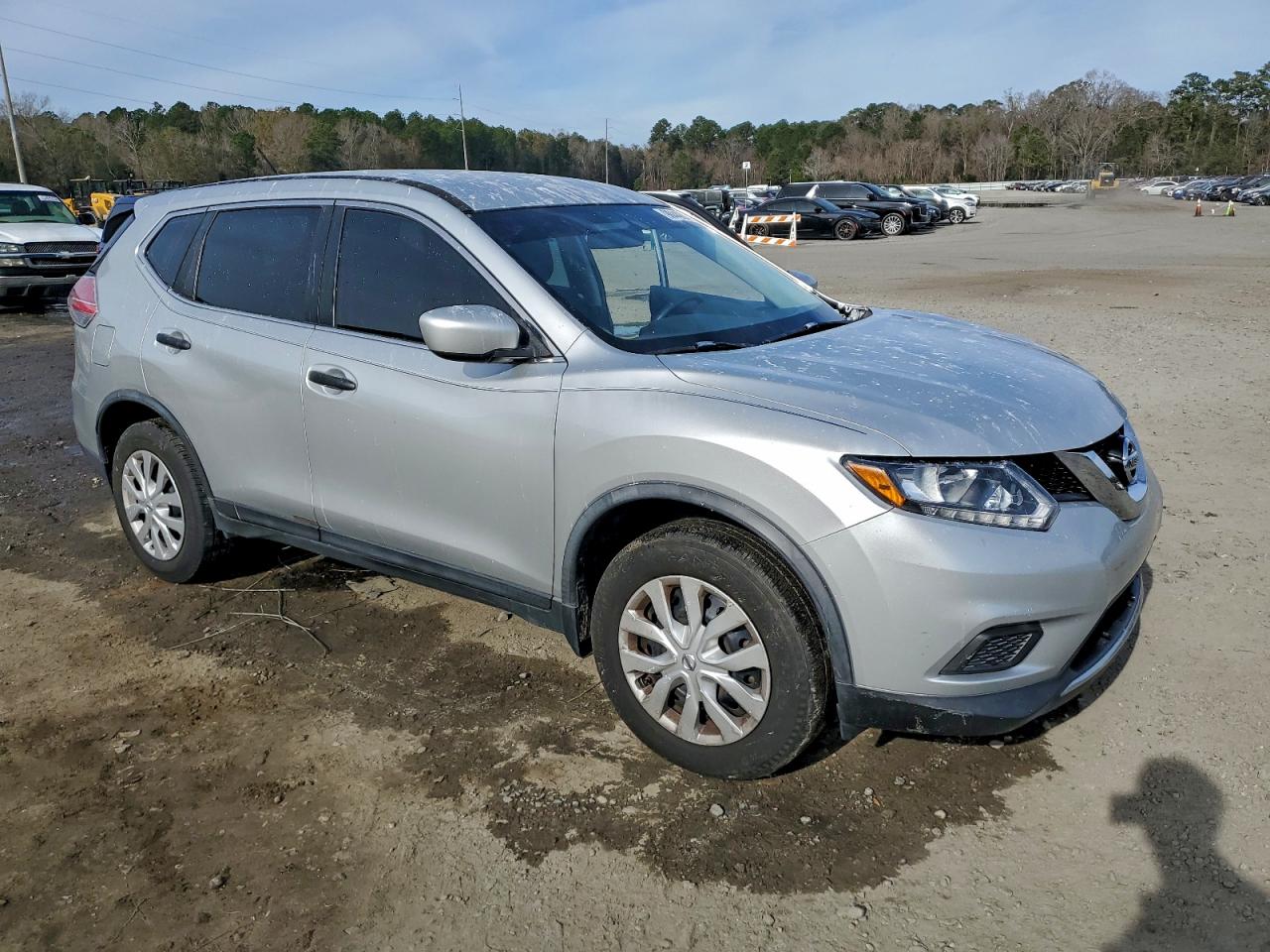 Nissan Rogue S Image 2