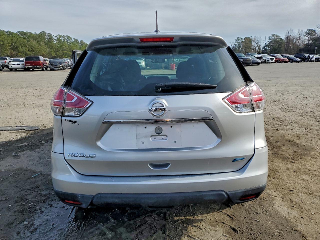 Nissan Rogue S Image 5