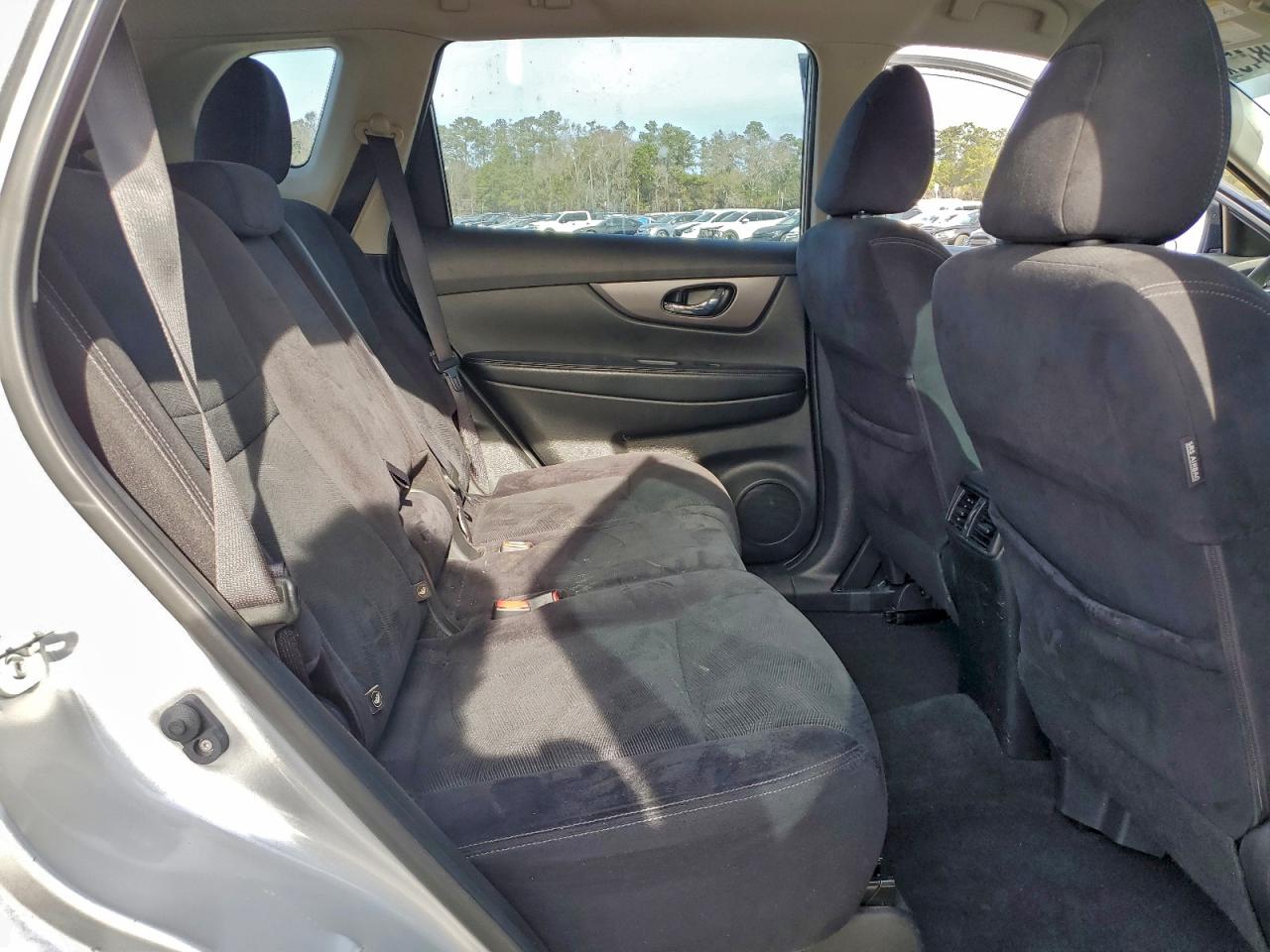 Nissan Rogue S Image 14