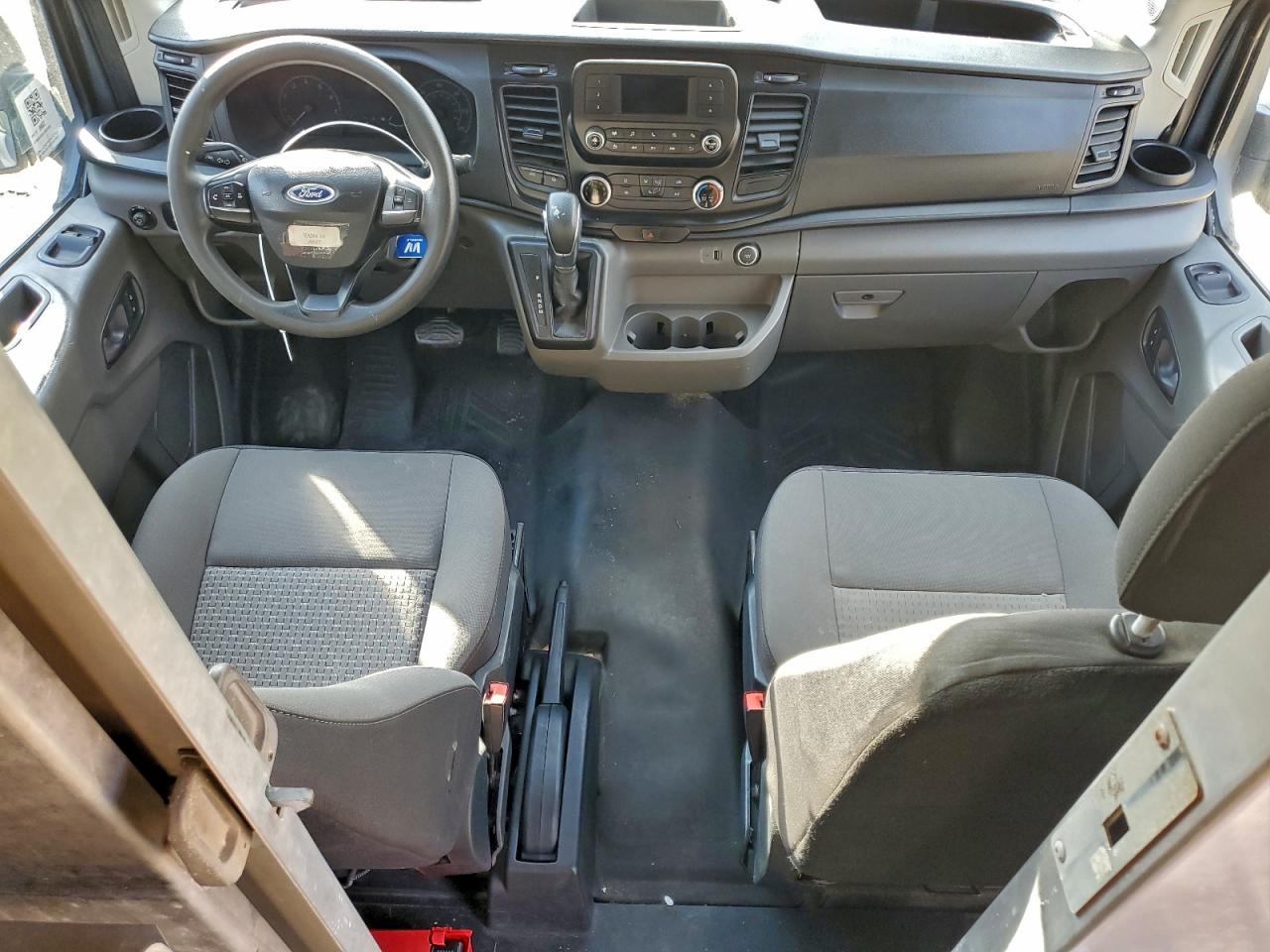 Ford Transit T-250 Image 10