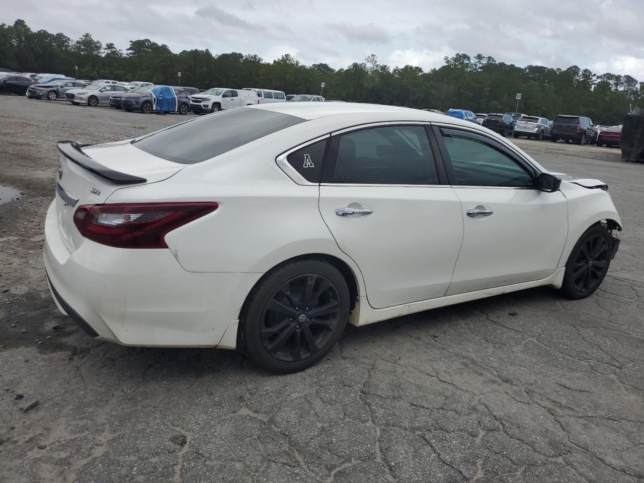 Nissan Altima 2.5 Image 3