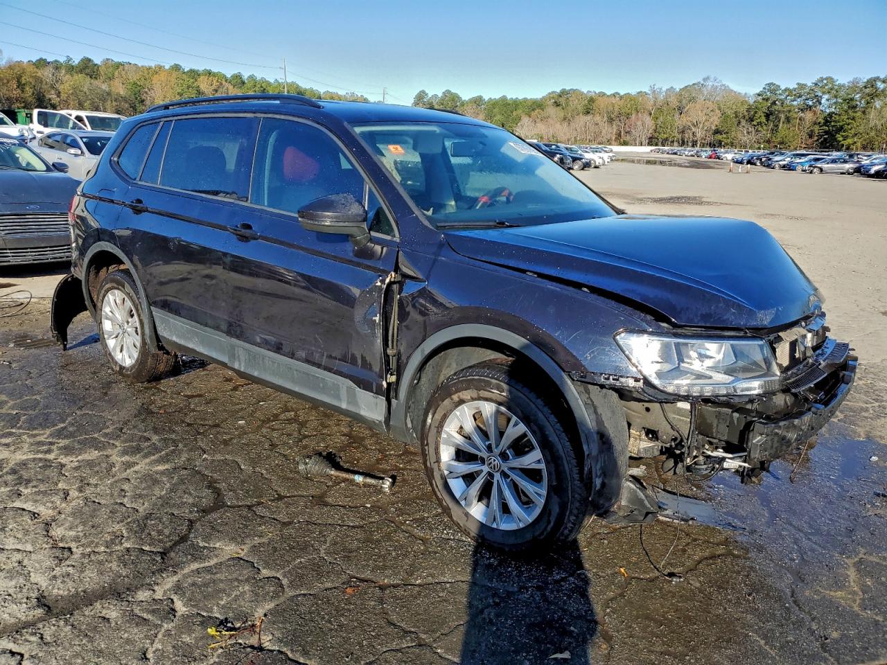 Volkswagen Tiguan S Image 10