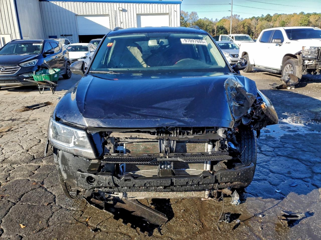 Volkswagen Tiguan S Image 11