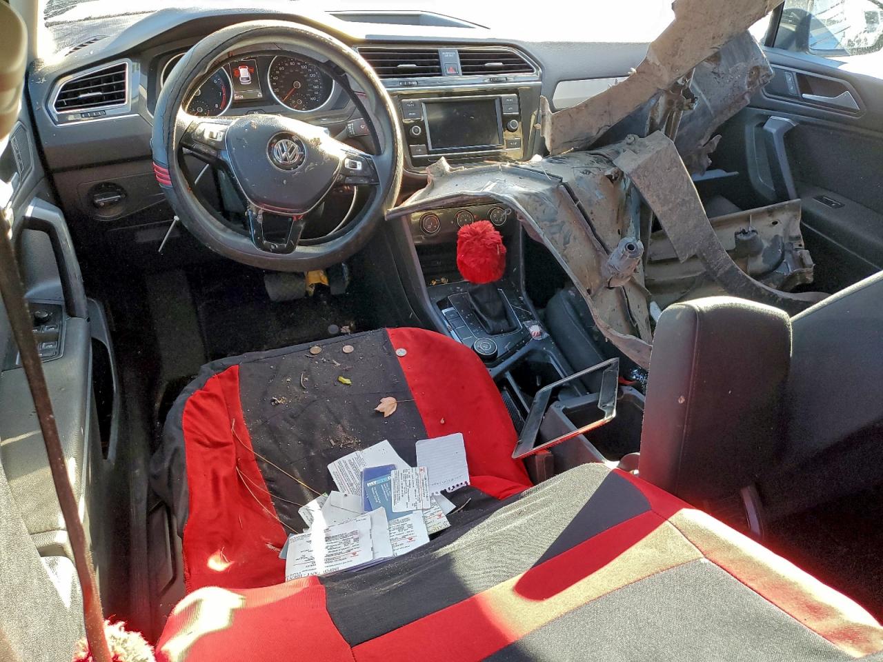 Volkswagen Tiguan S Image 2