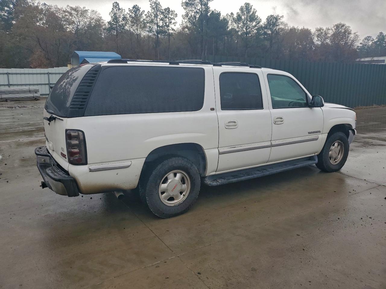 GMC Yukon C1500 Image 9