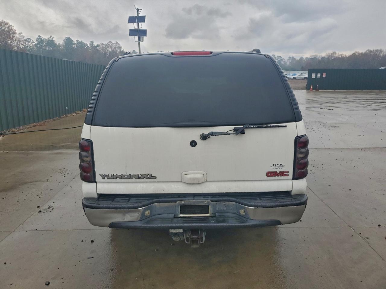 GMC Yukon C1500 Image 7